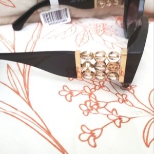 Elegant Black and Gold Women's Sunglasses